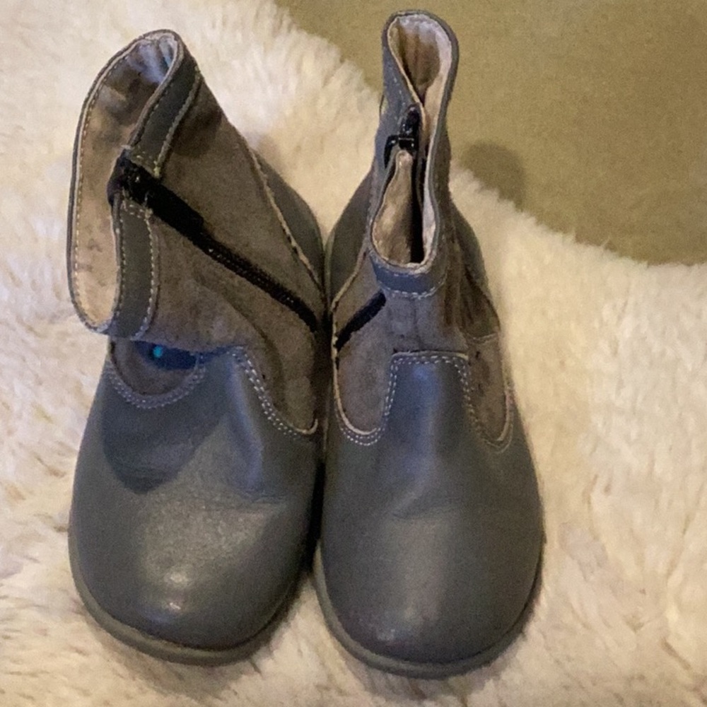 SKR boots